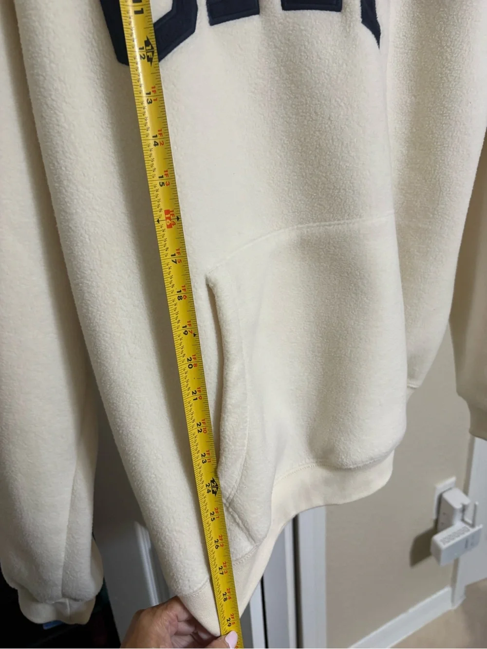 GAP Cream Crewneck Sweatshirt with Navy Appliqué